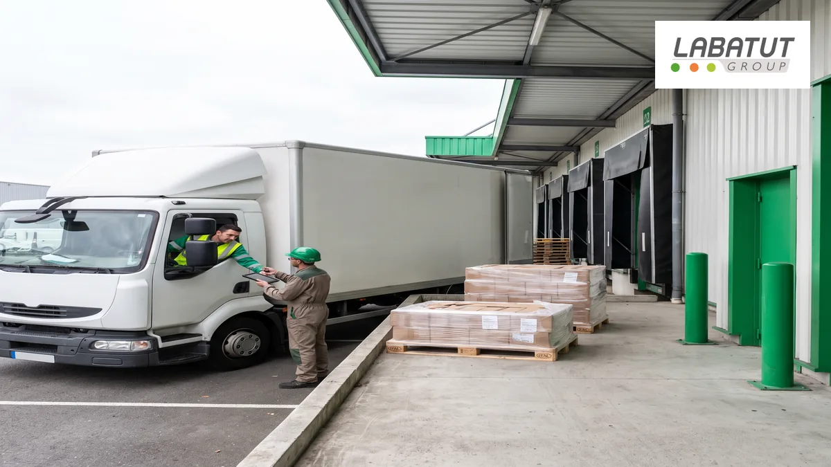 Camion à quai, livraison sur rendez-vous